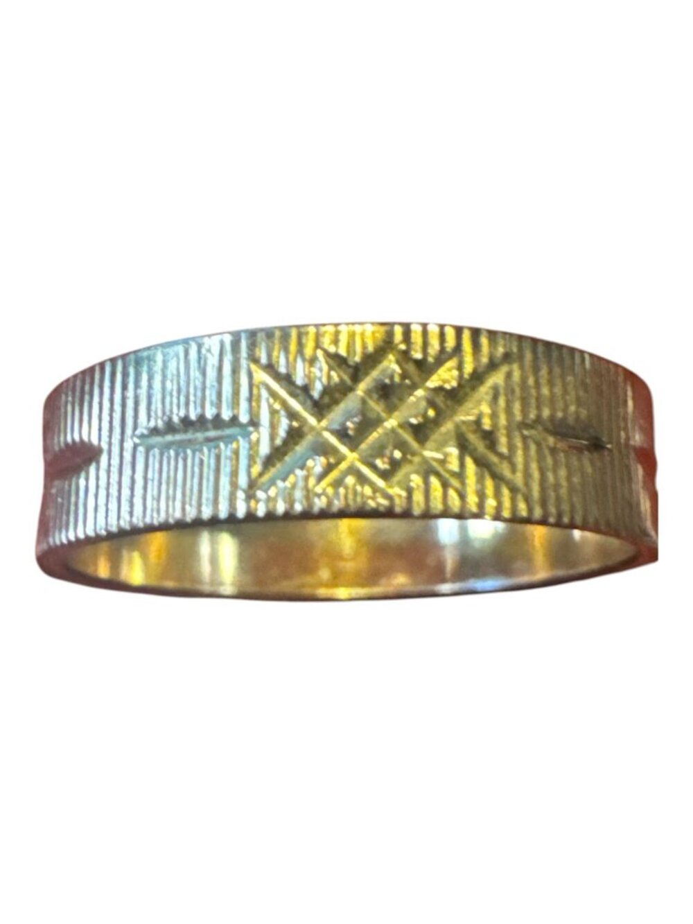Vintage Gold Tone Geometric Engraved Band Ring – Textured Pattern – Size 7